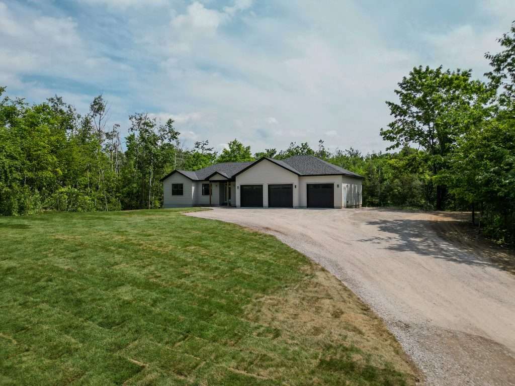 104 Moonline Rd N, Bobcaygeon